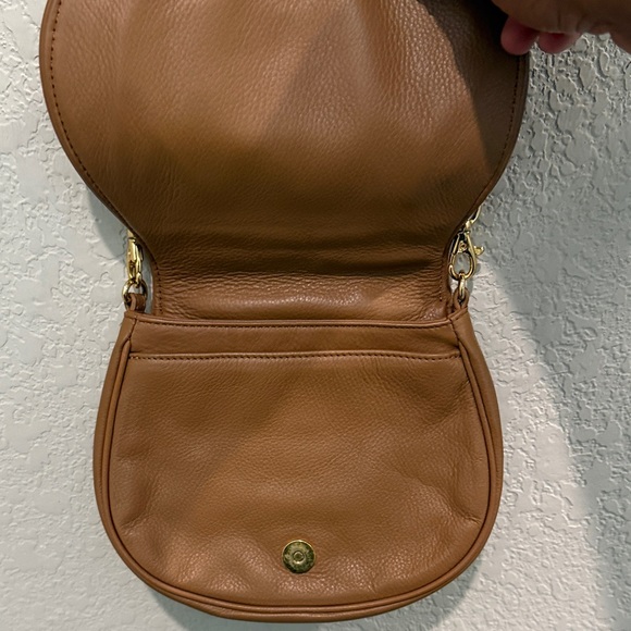 Tory Burch Tan Leather Crossbody saddle Bag with Gold Chain - Picture 8 of 13